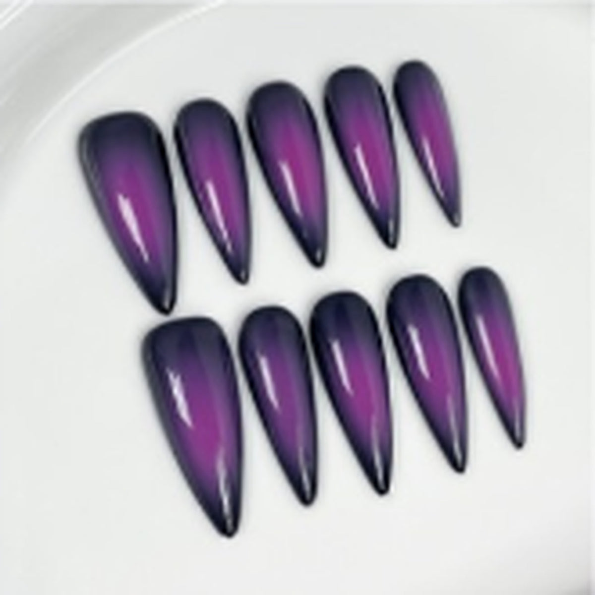 Violet Cat-Eye hand-painted press-on nails
